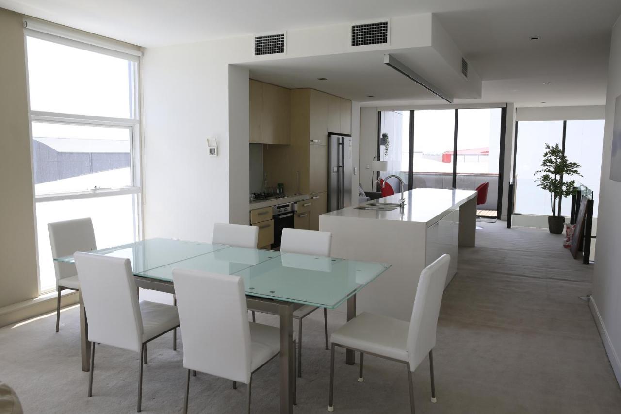 Docklands Luxury Penthouse Right Above the District interior