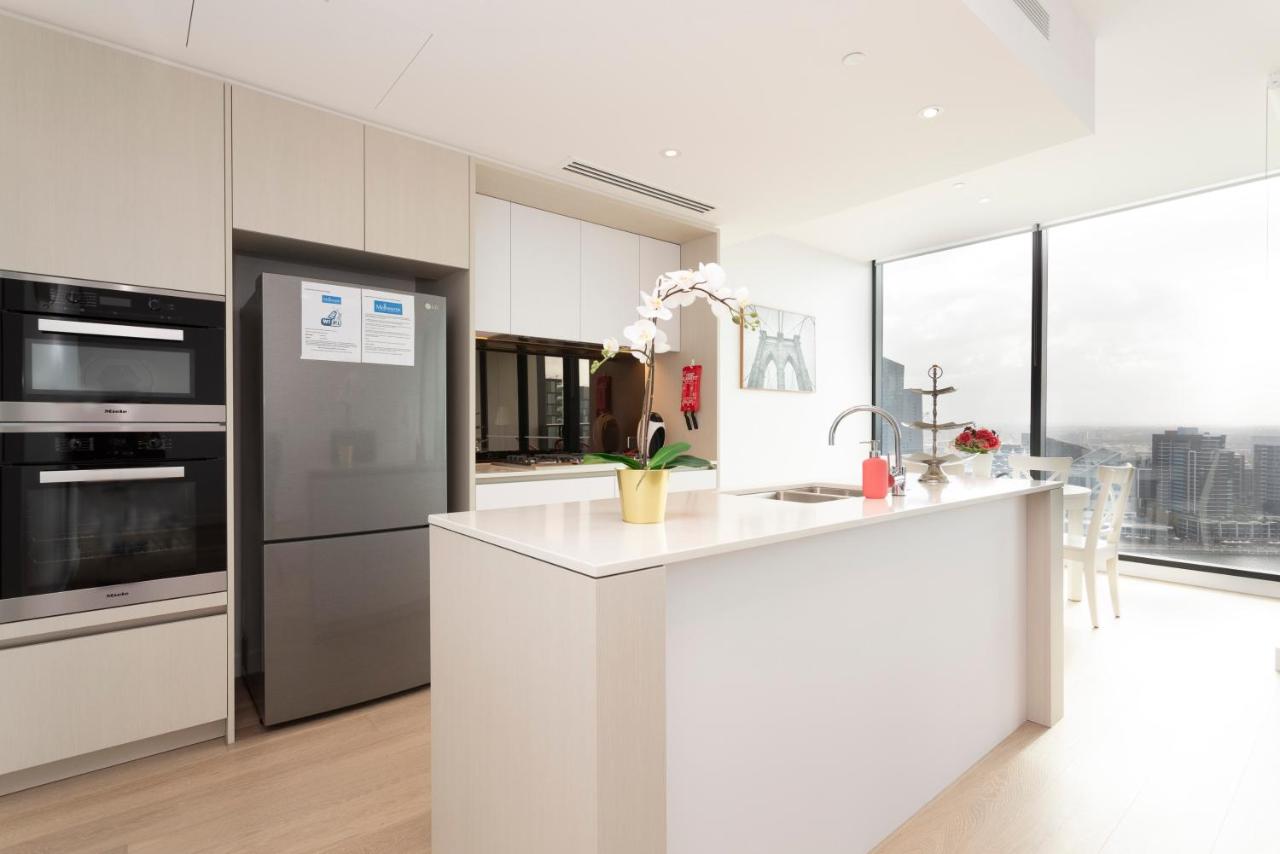 Melbourne Private Apartments — Collins Wharf Waterfront in Docklands