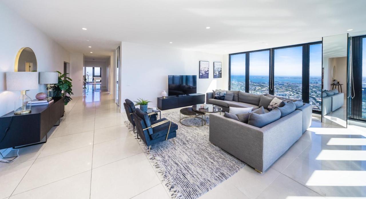 Spectacular Sky Top Penthouse 51st Floor interior